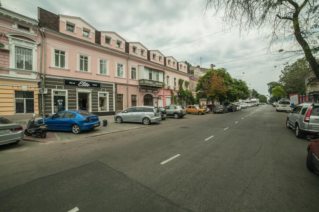 Apart Hotel Kvartira 1 Odesa Exterior photo