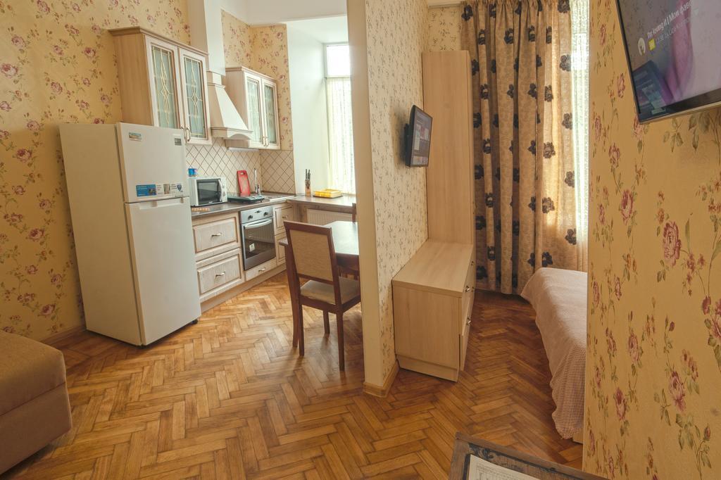 Apart Hotel Kvartira 1 Odesa Exterior photo
