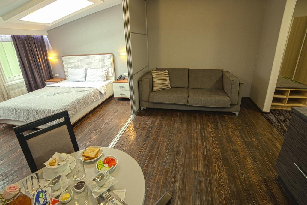 Apart Hotel Kvartira 1 Odesa Exterior photo